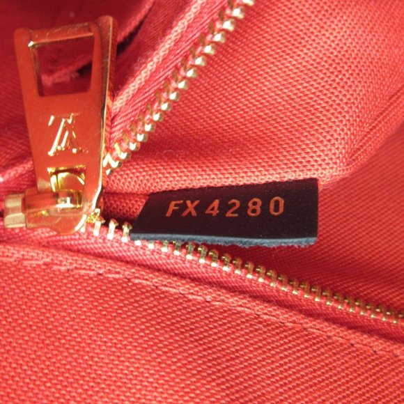 LOUIS VUITTON On The Go MM Tote Bag  Monogram Giant canvas Brown Used LV - Picture 2 of 11